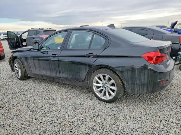 WBA8E5G52JNV01945 2018 BMW 3ER - Image 2