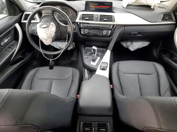 WBA8E5G52JNV01945 2018 BMW 3ER - Image 8