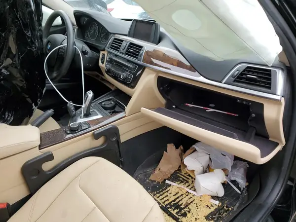 WBA8E5G52JNV02450 2018 BMW 3ER - Image 8