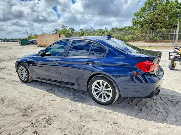 WBA8E5G53HNU22486 2017 BMW 3ER - Image 2