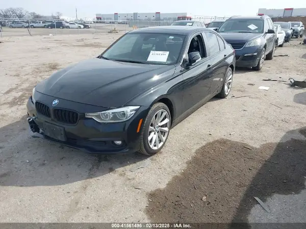 WBA8E5G53JNU45630 2018 BMW 3ER - Image 2