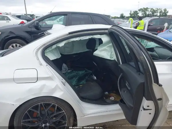 WBA8E5G53JNU46583 2018 BMW 3ER - Image 8