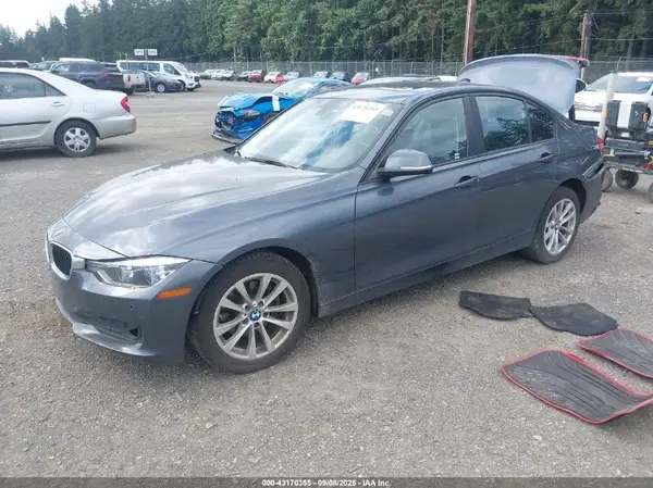 WBA8E5G53JNV03252 2018 BMW 3ER - Image 2