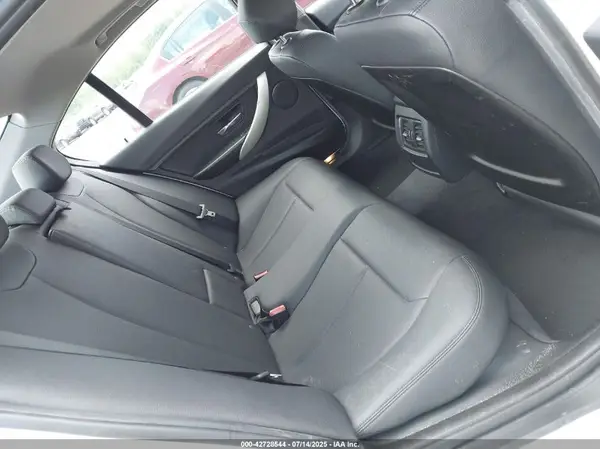 WBA8E5G54GNT41656 2016 BMW 3ER - Image 8