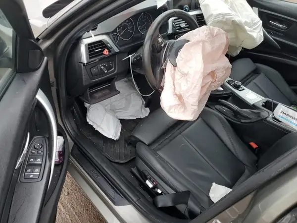 WBA8E5G54GNT93028 2016 BMW 3ER - Image 8