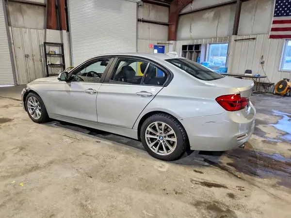 WBA8E5G54GNT93398 2016 BMW 3ER - Image 2