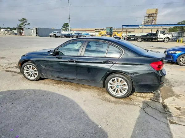 WBA8E5G54JNU46205 2018 BMW 3ER - Image 2