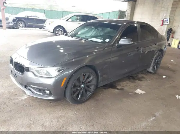 WBA8E5G54JNU46270 2018 BMW 3ER - Image 2