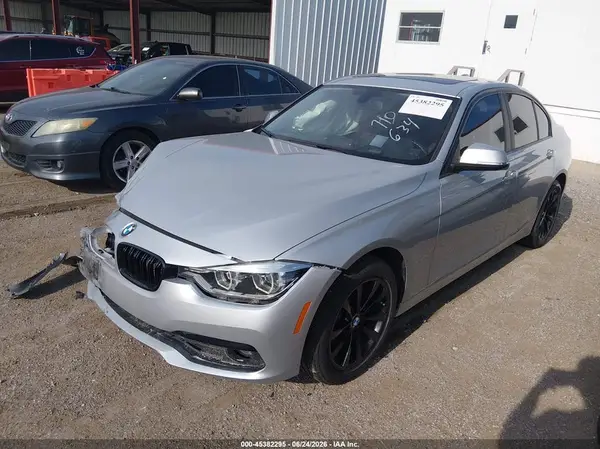WBA8E5G54JNU46334 2018 BMW 3ER - Image 2