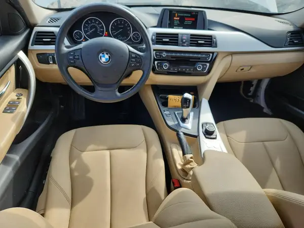 WBA8E5G54JNU46818 2018 BMW 3ER - Image 8