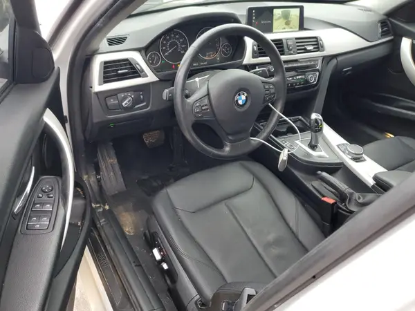 WBA8E5G54JNV03261 2018 BMW 3ER - Image 8