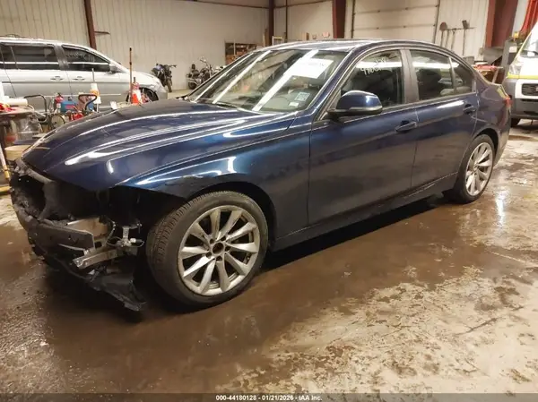 WBA8E5G55HNU41587 2017 BMW 3ER - Image 2