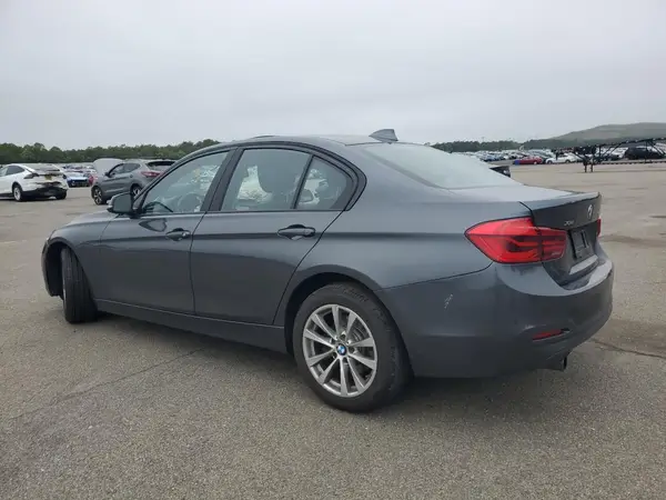 WBA8E5G55HNU42092 2017 BMW 3ER - Image 2