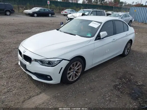 WBA8E5G55JNU46388 2018 BMW 3ER - Image 2