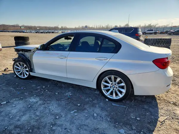 WBA8E5G55JNU47606 2018 BMW 3ER - Image 2
