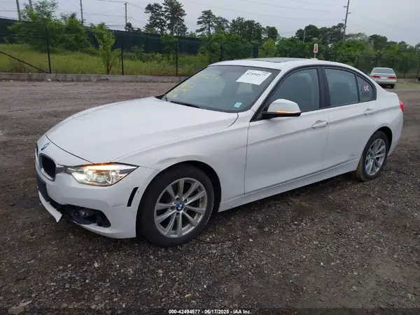 WBA8E5G55JNU47931 2018 BMW 3ER - Image 2