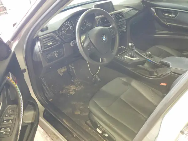 WBA8E5G55JNV01907 2018 BMW 3ER - Image 8