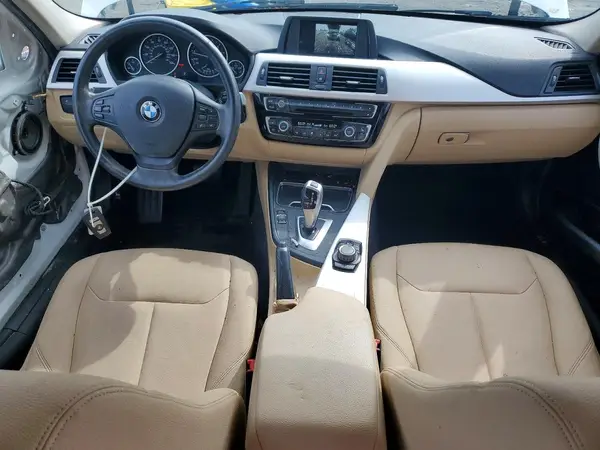 WBA8E5G55JNV02975 2018 BMW 3ER - Image 8