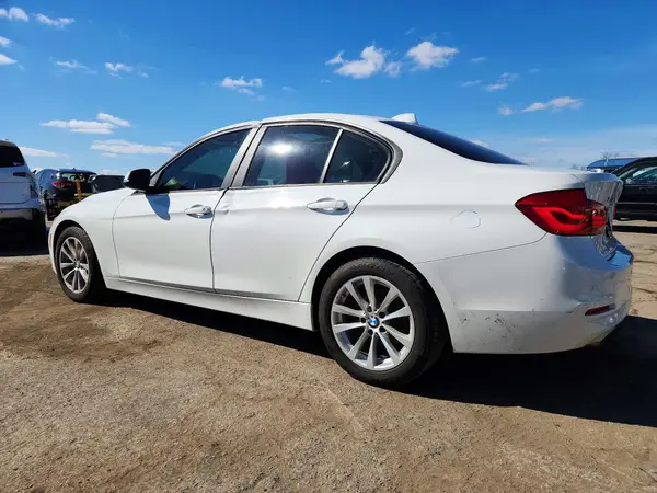 WBA8E5G56GNU21783 2016 BMW 3ER - Image 2