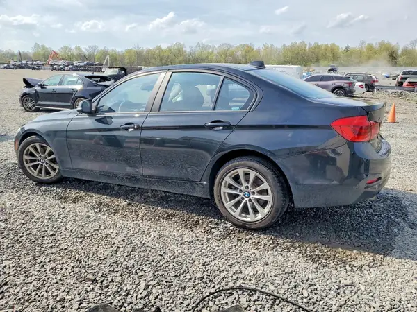 WBA8E5G56HNU41985 2017 BMW 3ER - Image 2