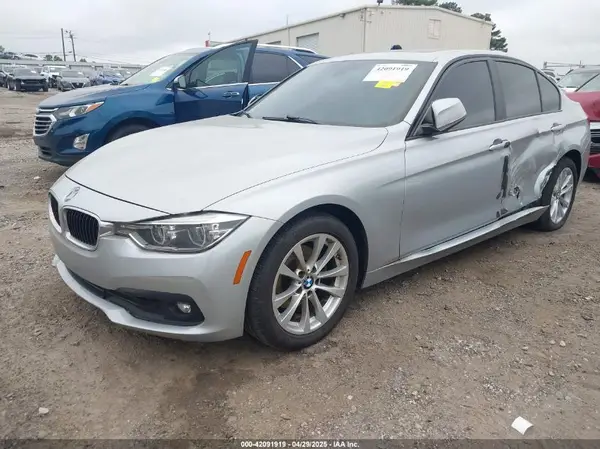 WBA8E5G56JNU45850 2018 BMW 3ER - Image 2