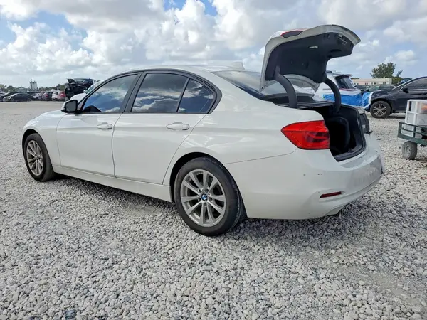 WBA8E5G56JNU47856 2018 BMW 3ER - Image 2
