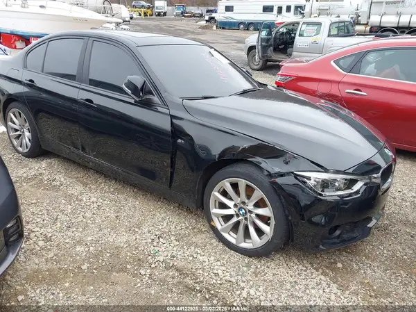 WBA8E5G56JNU48134 2018 BMW 3ER - Image 1