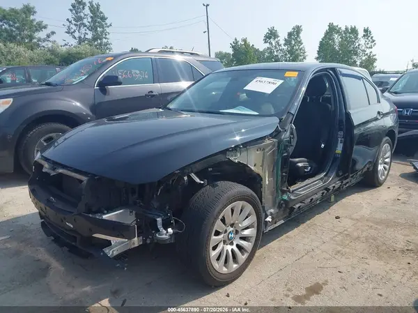 WBA8E5G56JNV02113 2018 BMW 3ER - Image 2