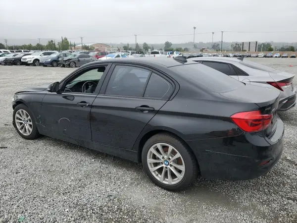 WBA8E5G56JNV02595 2018 BMW 3ER - Image 2