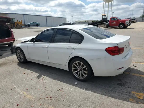 WBA8E5G56JNV03259 2018 BMW 3ER - Image 2