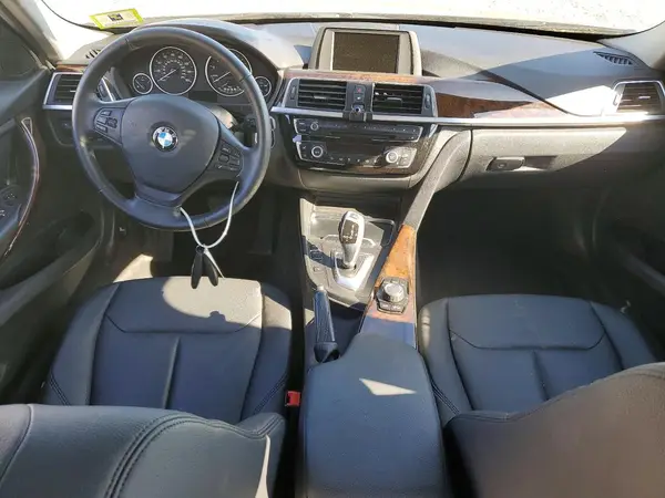 WBA8E5G57HNU22670 2017 BMW 3ER - Image 8