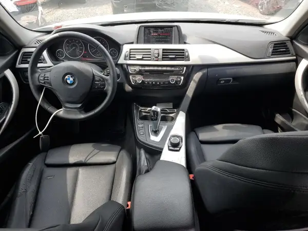 WBA8E5G57JNU46103 2018 BMW 3ER - Image 8