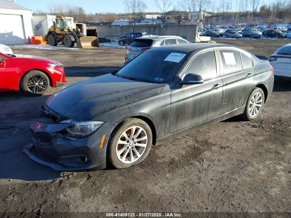 WBA8E5G57JNU47770 2018 BMW 3ER - Image 2