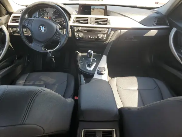 WBA8E5G57JNV02461 2018 BMW 3ER - Image 8