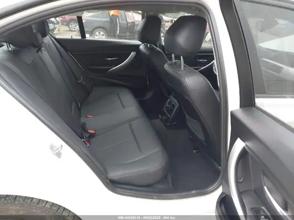WBA8E5G58JNV01691 2018 BMW 3ER - Image 8