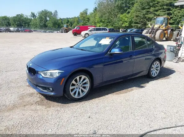 WBA8E5G58JNV03120 2018 BMW 3ER - Image 2