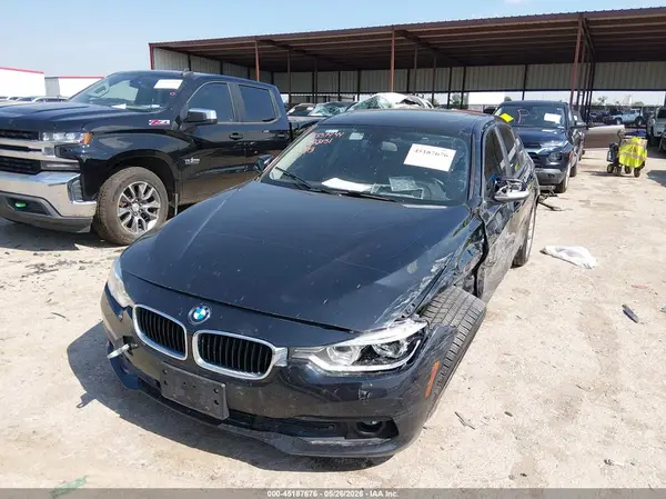 WBA8E5G58JNV03151 2018 BMW 3ER - Image 2