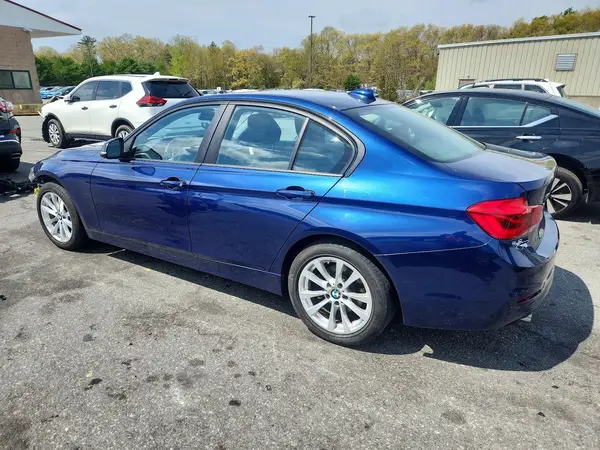WBA8E5G59JNU46393 2018 BMW 3ER - Image 2