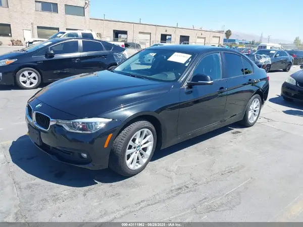 WBA8E5G59JNV02736 2018 BMW 3ER - Image 2