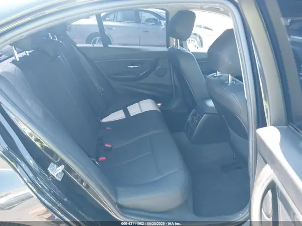 WBA8E5G59JNV02736 2018 BMW 3ER - Image 8