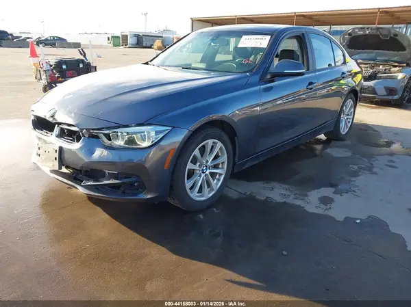 WBA8E5G59JNV03398 2018 BMW 3ER - Image 2