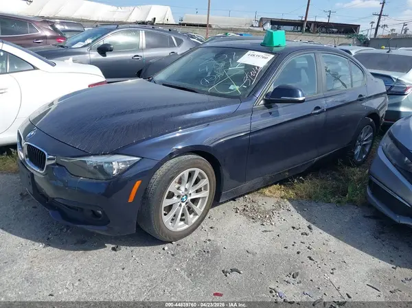 WBA8E5G5XHNU42427 2017 BMW 3ER - Image 2