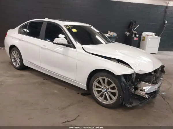 WBA8E5G5XJNU45768 2018 BMW 3ER - Image 1