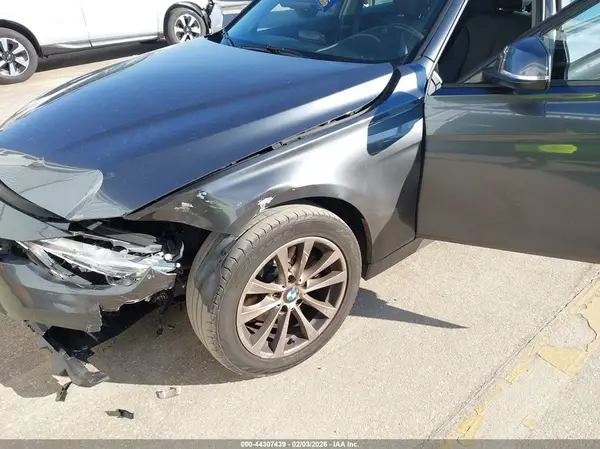 2018 BMW 3 Series auction photo 6