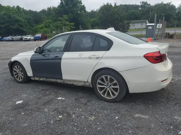 WBA8E5G5XJNU46886 2018 BMW 3ER - Image 2