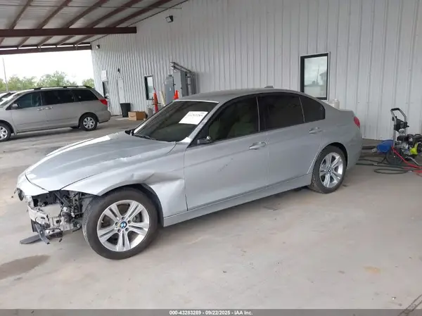 WBA8E7C52GK572834 2016 BMW 3ER - Image 2