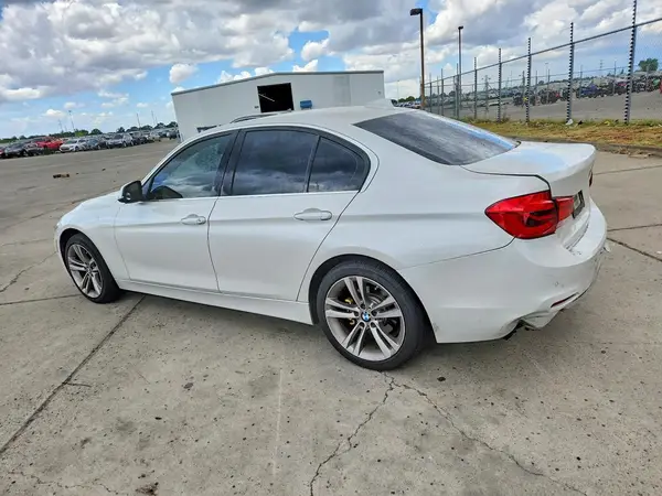 WBA8E9C58GK647063 2016 BMW 3ER - Image 2
