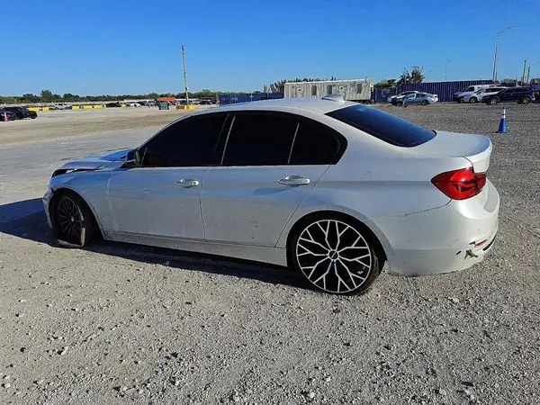 WBA8E9G51GNT45736 2016 BMW 3ER - Image 2