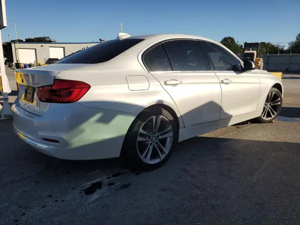WBA8E9G51GNT46563 2016 BMW 3ER - Image 2