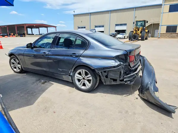 WBA8E9G52GNU29239 2016 BMW 3ER - Image 2